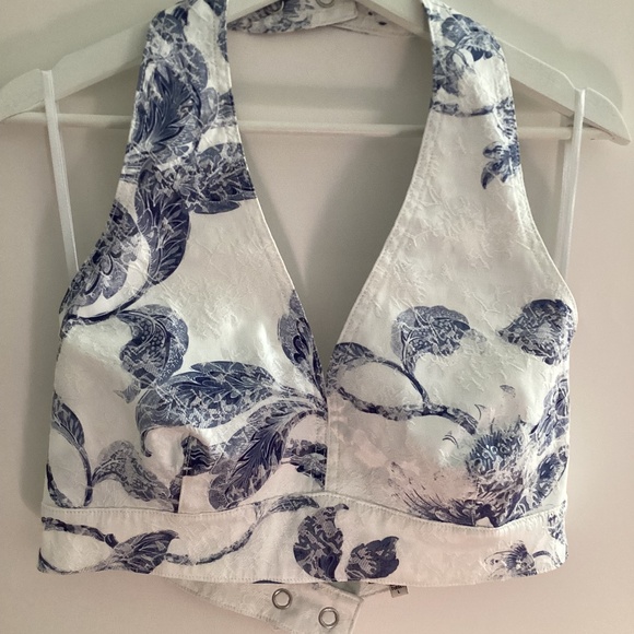 GUESS Porcelain Flower Thalia Crop Halter Top [Size L] - Picture 1 of 7